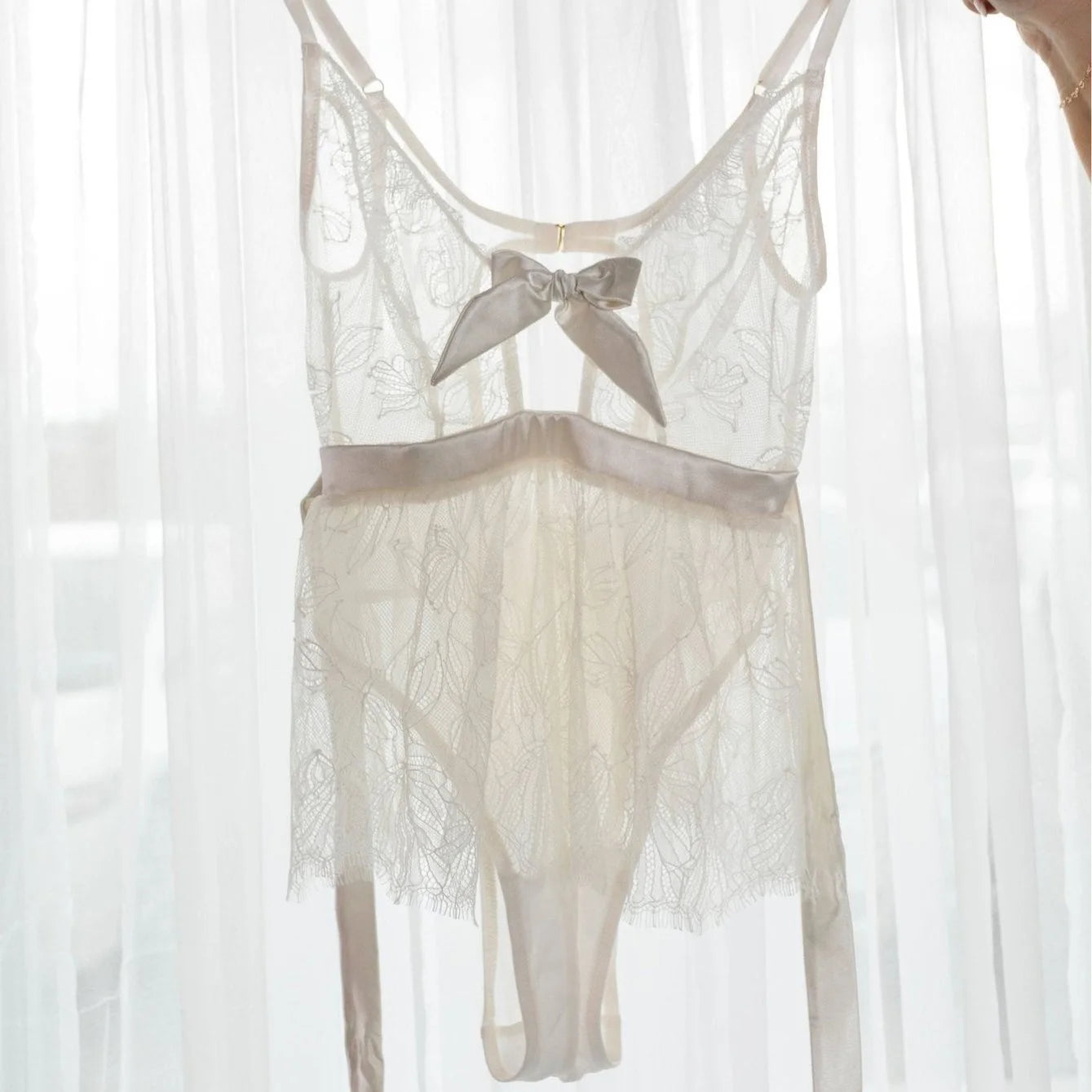 Eyelash Lace Crotchless Teddy - Pearl