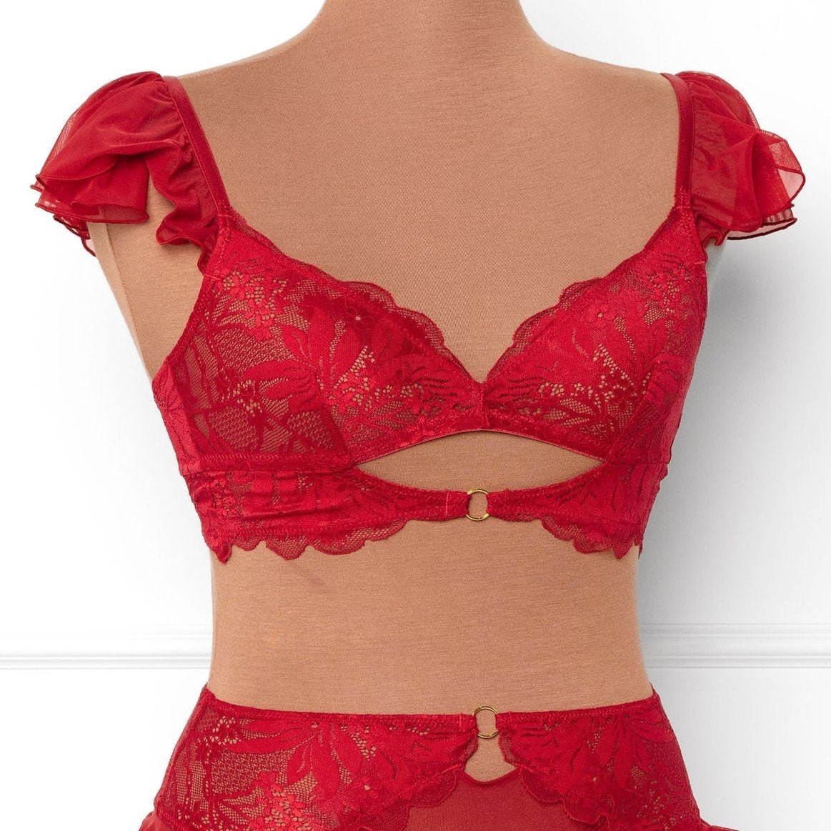 Lace & Mesh Keyhole Bralette - Red